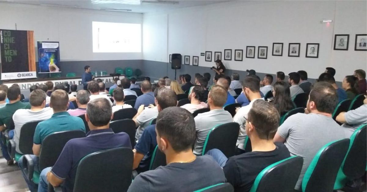 SEARCA promove palestra técnica sobre mitigação de estresses e fisiologia da soja