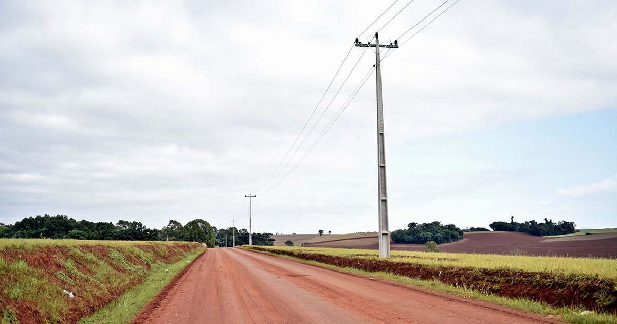 Coprel contará com 100% de postes de concreto em até 3 anos