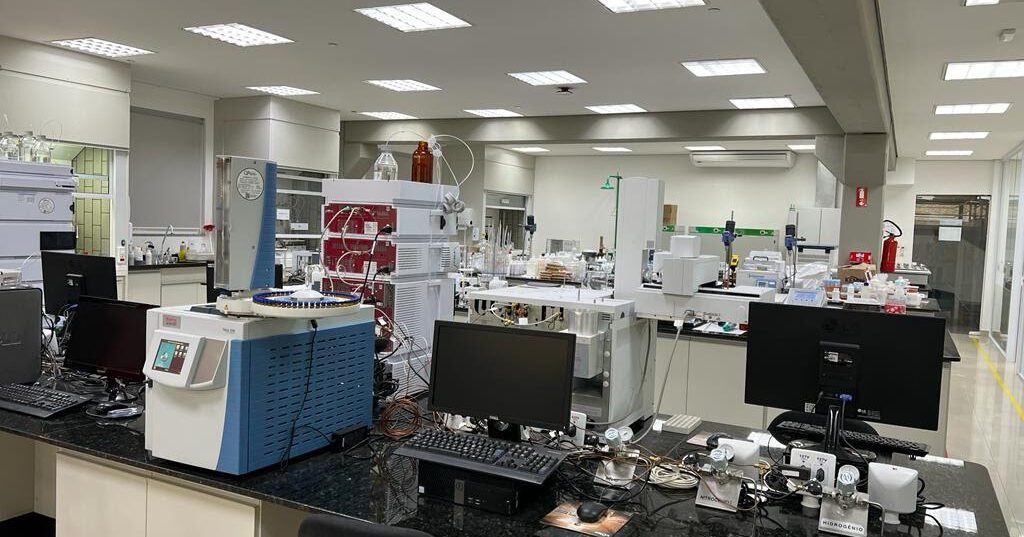 Serviço de laboratório oferecido pela Kemin auxilia produtores