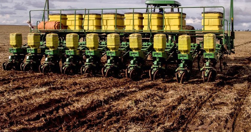 Com o início do plantio da soja, produtores devem fazer o planejamento e a gestão da atividade para garantir uma safra produtiva