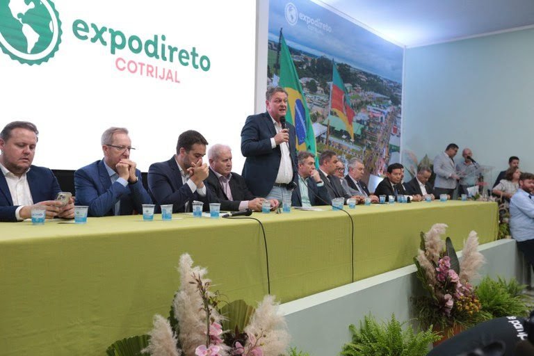 Na Expodireto, ministro Fávaro defende redução de juros para o setor e segurança jurídica
