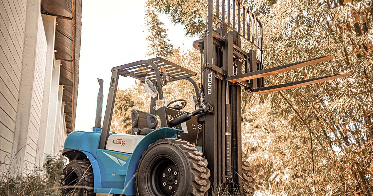 Manutenção de empilhadeiras garante performance logística eficiente